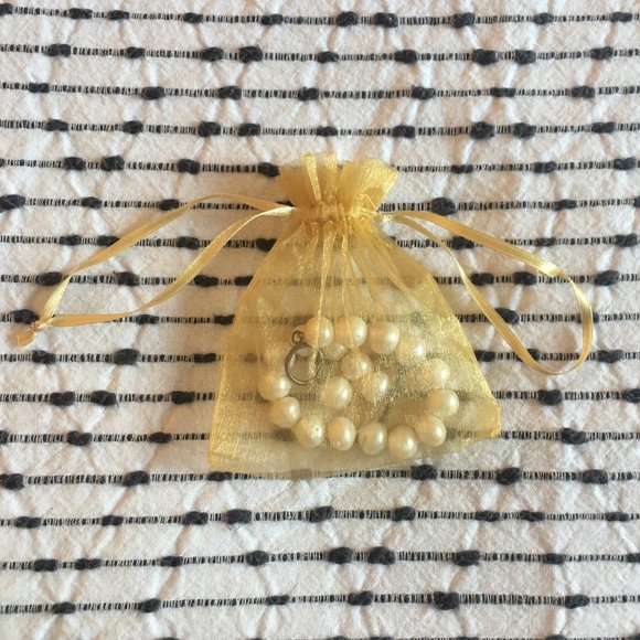 Freshwater Pearl Bracelet - Picture 4 of 4